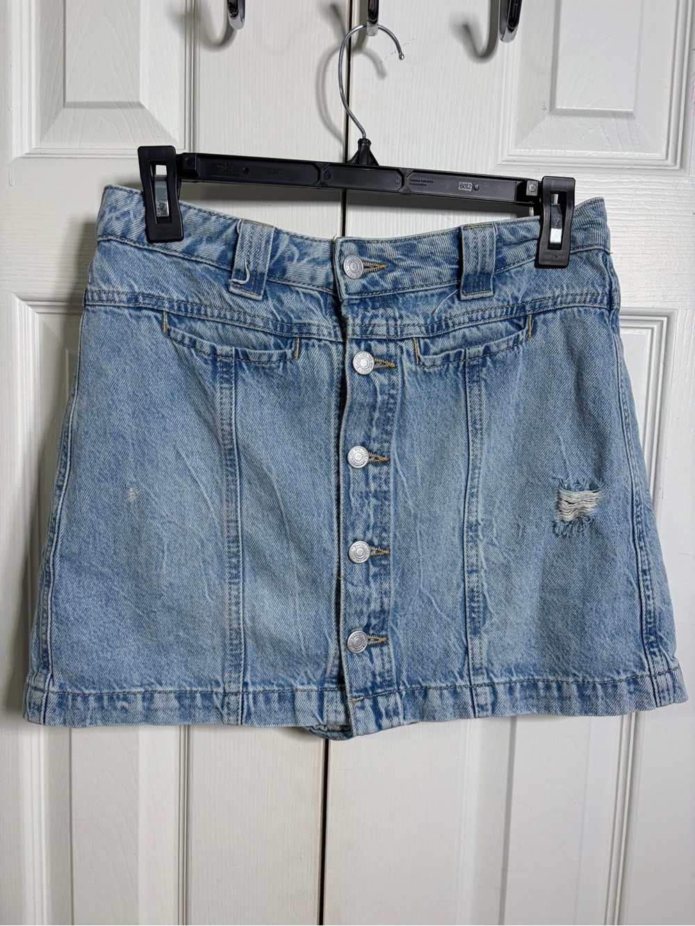 We the Free light Blue Denim Button-Front Mini Skirt skort size 28